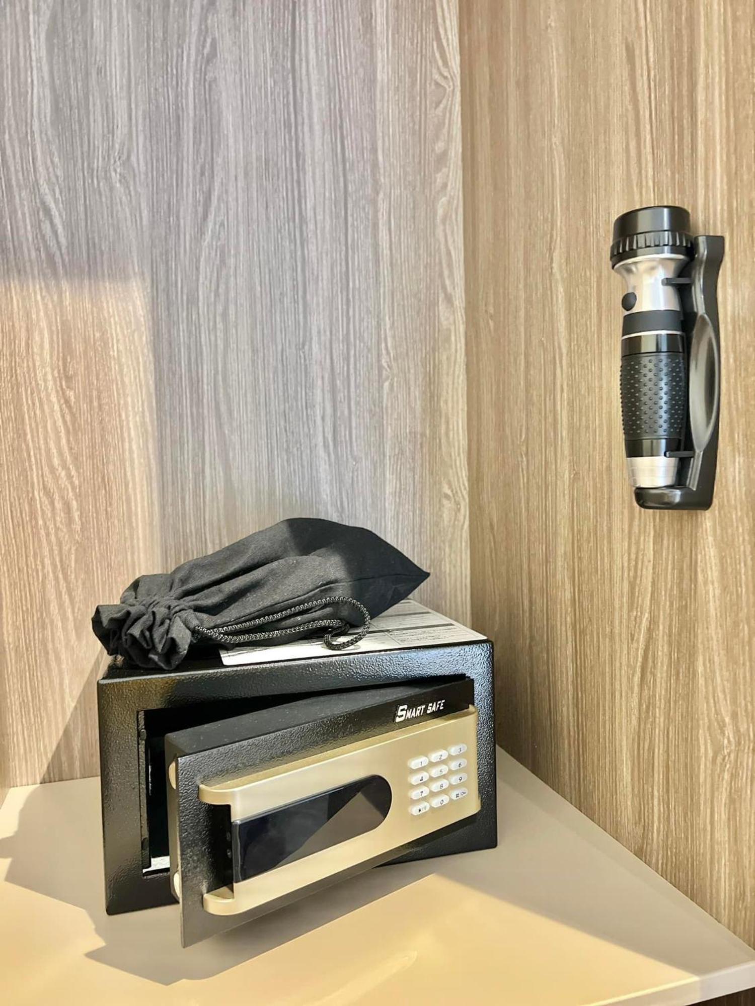 Surestay By Best Western Iconic Ari-Jatujak Bangkok Exterior photo