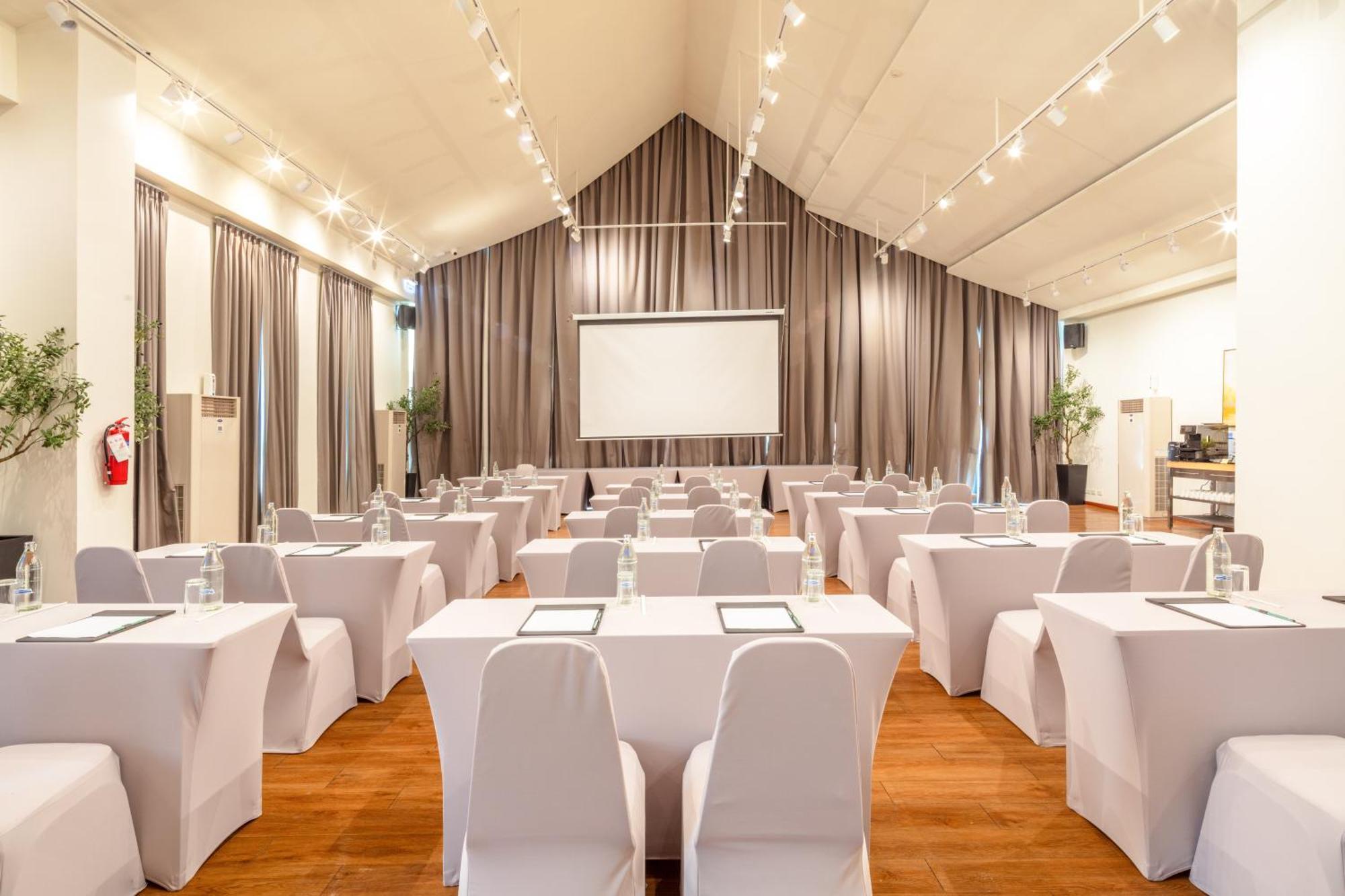 Surestay By Best Western Iconic Ari-Jatujak Bangkok Exterior photo
