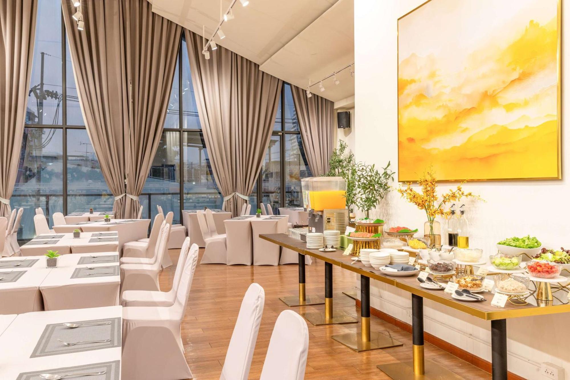 Surestay By Best Western Iconic Ari-Jatujak Bangkok Exterior photo